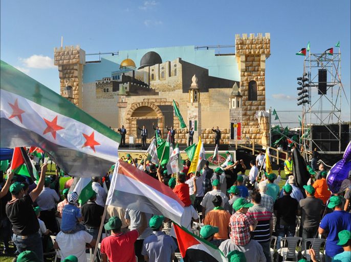 علم الثورة السورية يرفرف عاليا بمهرجان " الأقصى في خطر" التاسع عشر الذي أقيم بأم الفحم بالداخل الفلسطيني بـ 12 من شهر سبتمبر‎-أيلول، على وقع انشودة تنتصر للثورة لفرقة مؤسسة الأندلس للفن والأدب.