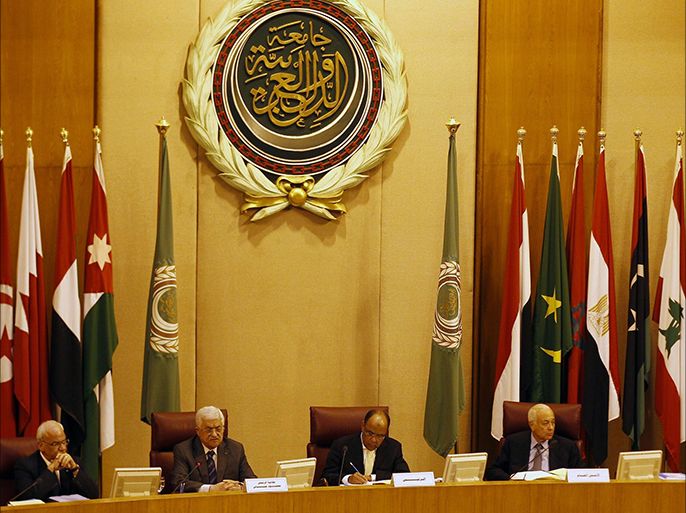 Foreign ministers of the Arab League take part in an emergency meeting at the league's headquarters in Cairo September 7, 2014. Arab foreign ministers meeting in Cairo on Sunday are expected to issue a resolution backing Iraqi efforts to confront militants who have overrun large areas of Iraq and Syria and declared a cross-border Islamic caliphate, diplomats said. REUTERS/Mohamed Abd El Ghany (EGYPT - Tags: POLITICS)