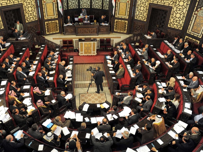 ‪اشتراط موافقة 35 عضوا في مجلس الشعب لقبول الترشح للرئاسة‬ (أسوشيتد برس)