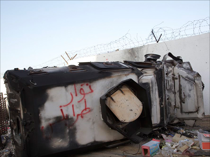 مدرعات من مخلفات قوات حفترمحترقة بشوارع طرابلس (الجزيرة)