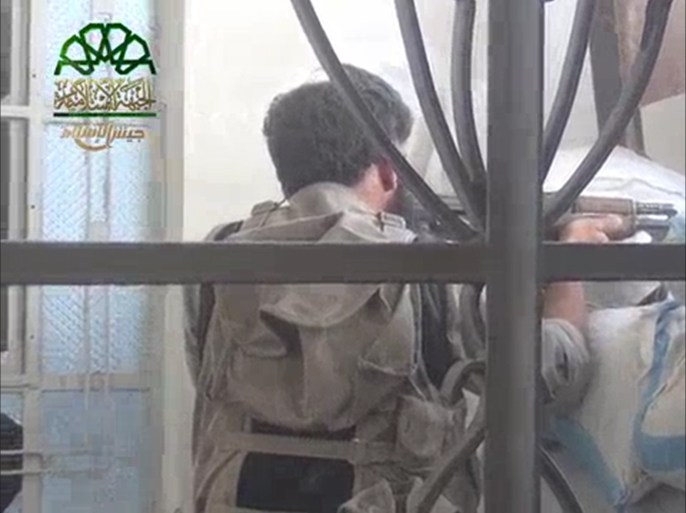 اشتباكات عنيفة بين المجاهدين و قوات الأسد على الخطوط الأولى في حي جوبر.