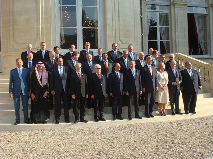 صور افتتاح المؤتمر الدولي بشأن السلام والأمن في العراق بباريس