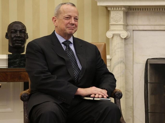 retired Marine Corps General John Allen in the Oval Office of the White House in Washington September 16, 2014. Obama has chosen retired Allen, who served as the top U.S. commander in Afghanistan, to coordinate international efforts to fight Islamic State militants in Iraq and Syria. Allen is named as the Special Presidential Envoy for the Global Coalition against ISIL, the acronym the administration used for the Sunni Islamist movement. REUTERS/Gary Cameron (UNITED STATES - Tags: POLITICS MILITARY CIVIL UNREST)