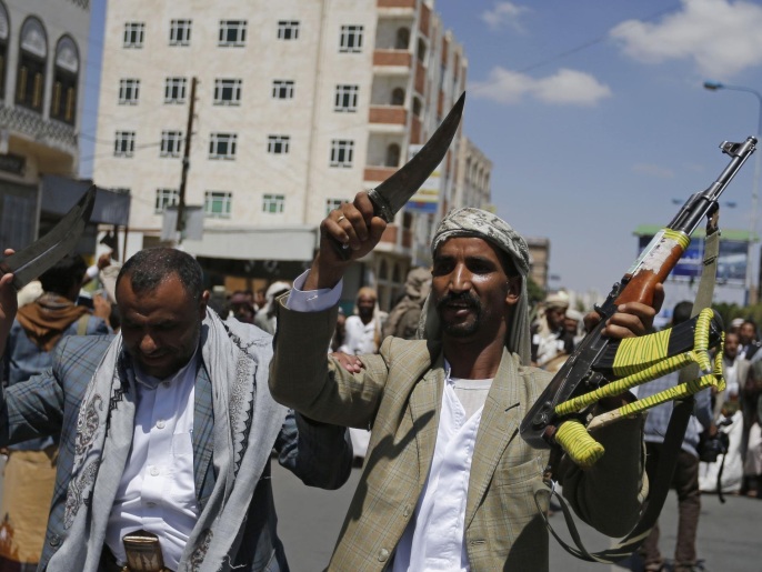 ‪أنصار لجماعة الحوثي‬  (رويترز)
