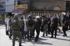 الأمن الفلسطيني يفرق مسيرة لحماس في نابلس