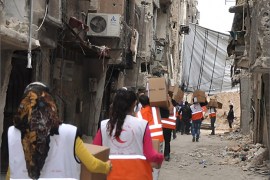 قيام اللجنة الدولية بإيصال مساعدات طبية عاجلة إلى مخيم اليرموك - المصدر اللجنة الدولية للصليب الأحمر