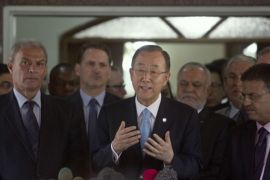 United Nations (UN) Secretary General Ban Ki-moon (C) speaks during a press conference with Palestinian Deputy Prime Minister Ziad Abu-Amr (L) in Gaza City on October 14, 2014. The UN chief's visit to the Gaza Strip came a day after a Cairo conference at which international donors pledged USD 5.4 billion (4.3 billion euros) to rebuild the war-ravaged Gaza Strip. AFP PHOTO/MAHMUD HAMS