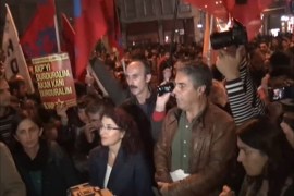 مظاهرات لأكراد تركيا للمطالبة بالتدخل بعين العرب