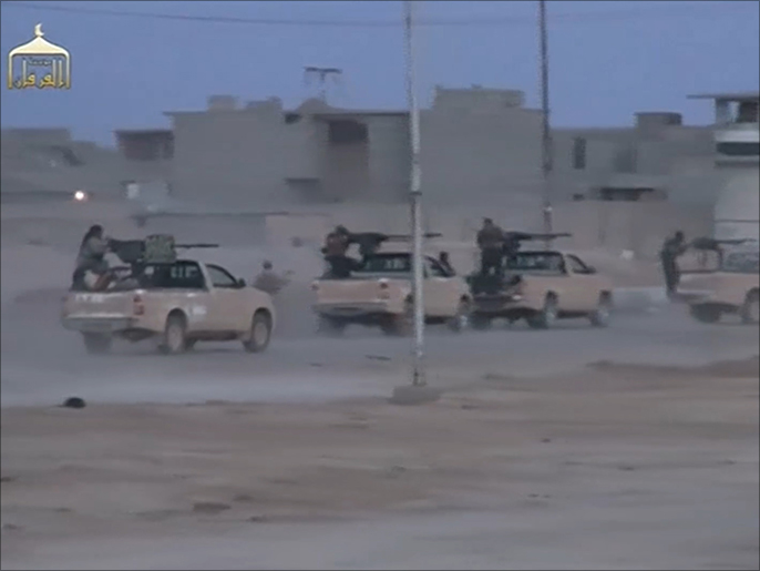 مسلحو تنظيم الدولة الإسلامية سيطروا على قضاء هيت في الأنبار(ناشطون)