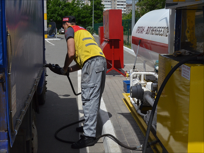 مخاوف من تفاقم أزمة الغاز بين كييف وموسكو مع اقتراب الشتاء (الجزيرة)