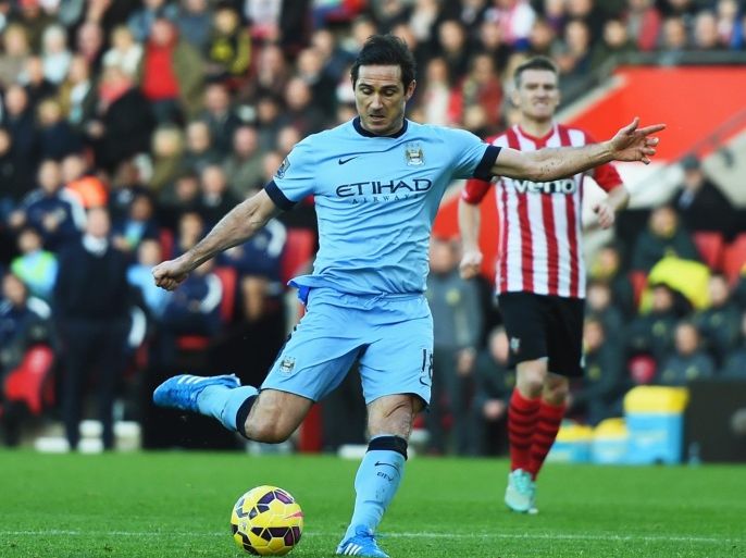 SOUTHAMPTON, ENGLAND - NOVEMBER 30: Frank Lampard of Manchester City scores their second goal during the Barclays Premier League match between Southampton and Manchester City at St Mary's Stadium on November 30, 2014 in Southampton, England.