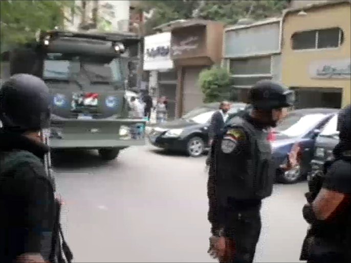 انتشار لرجال الأمن وسط القاهرة لمنع استمرار مسيرة إحياء أحداث 