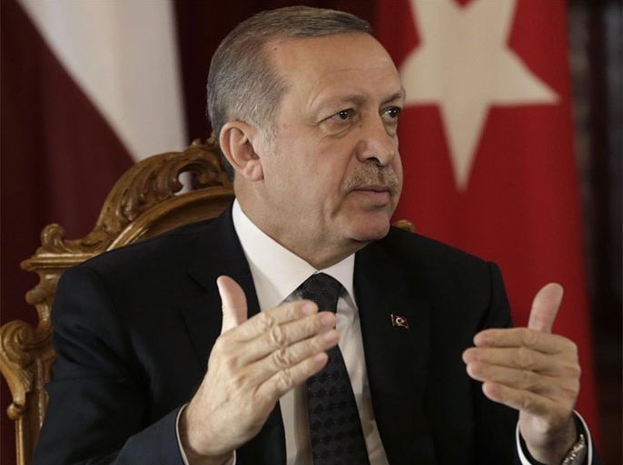 أردوغان: المسلمون اكتشفوا أميركا.. ما رأيك؟ تعليم العربية Turkey's President Recep Tayyip Erdogan speaks during a news conference in Riga October 23, 2014. REUTERS/Ints Kalnins (LATVIA - Tags: POLITICS)