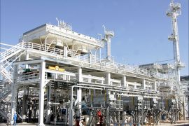 epa01937522 A view of the biggest ever factory for clean gas in Syria, inaugurated by Syrian President Bashar Assad on 18 November 2009 in al-Furklos district in east Homs in central Syria. The plant is valued at US$350 million. The plant?s output capacity is up to 7.5 million cubic meters per day. Three Syrian companies, the Lead, Oweis and the Syrian Oil Company, have completed works in the project. EPA