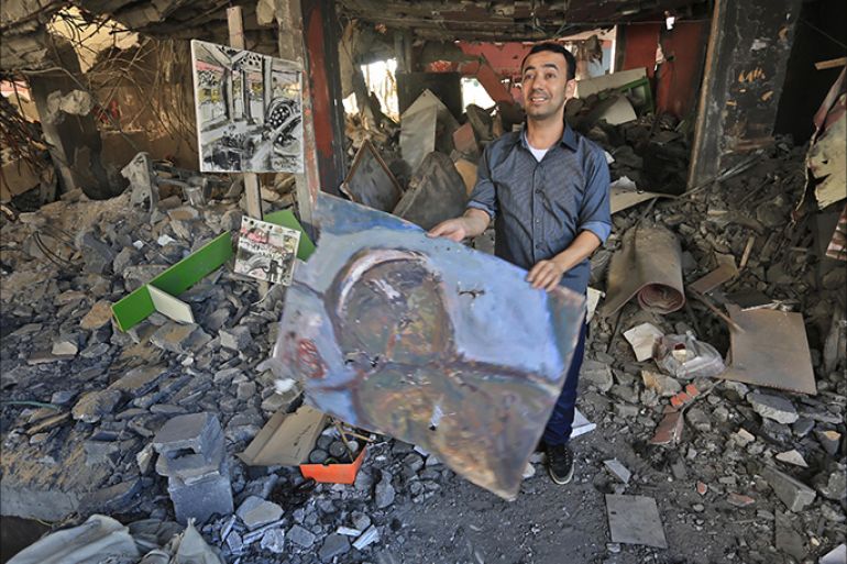 لوحة لطفل جريح أصيبت بشظايا الصواريخ الإسرائيلية