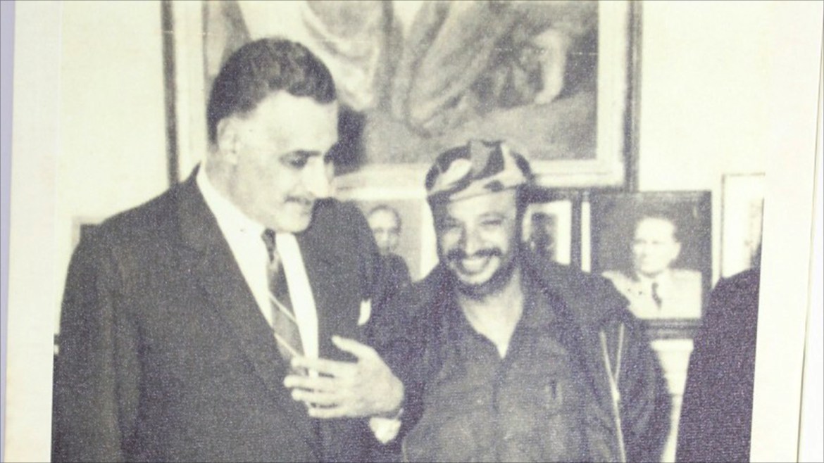 عرفات مع جمال عبد الناصر