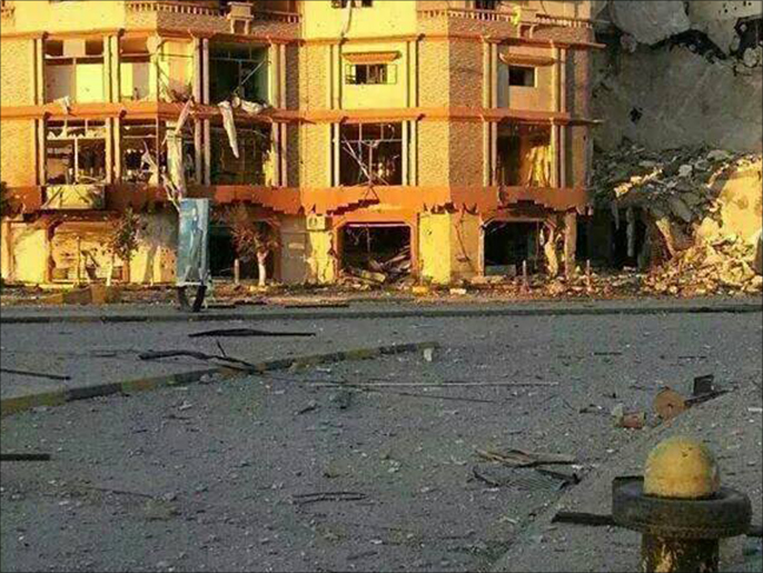 ‪آثار اشتباكات سابقة في مدينة بنغازي‬ (الجزيرة)