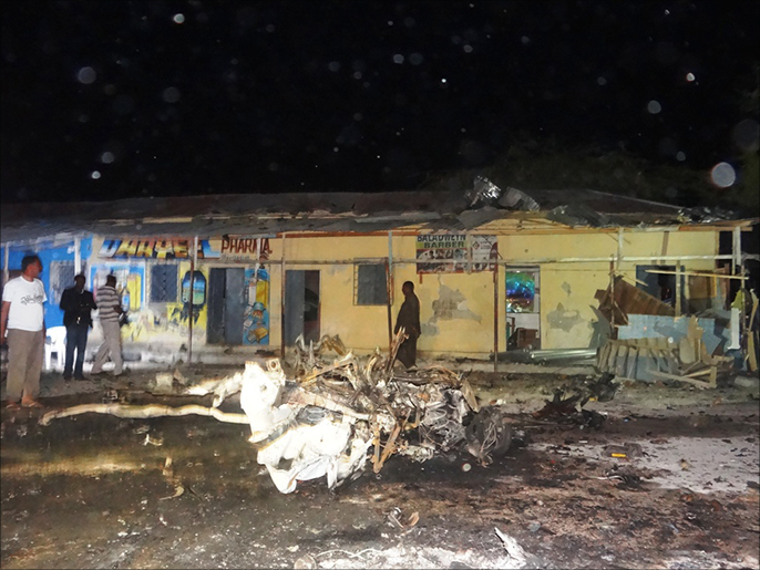 ‪تفجير سابق لمقهى قرب المقر الرئاسي بمقديشو‬ (الجزيرة نت)