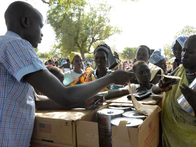 ‪واجا: منذ اندلاع الحرب يمكن أن يمر شهران دون تلقي إمدادات غذائية‬ (رويترز)