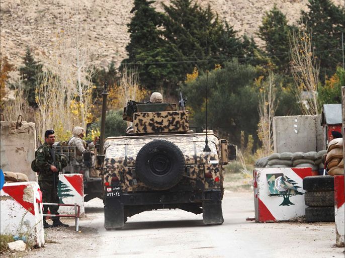 الجيش اللبناني أقام حواجز وسير دوريات استكشافية في محيط المنطقة التي حصل فيها الكمين في منطقة رأس بعلبك في البقاع شرق لبنان في ديسمبر 3 2014