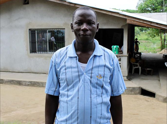 لم ينج سائق سيارة الإسعاف الليبيري "فوداي غالاه" (37 عاما)، فقط من براثن الموت بعد تعرضه للإصابة بـ"إيبولا"، ولكنه أصبح أيضا أحد الوجوه الرئيسية في بلاده لمكافحة الفيروس المميت، وهو يهب لنجدة الذين تظهر عليهم أعراض المرض.12-12-2014