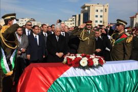 الرئيس الفلسطيني محمود عباس في تشييع الوزير أبو عين
