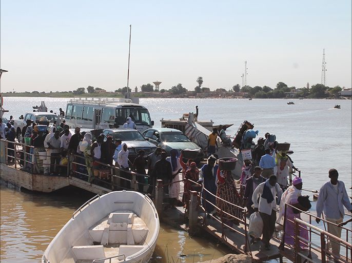 عشرات آلاف الأفارقة يتدفقون سنويا على موريتانيا من أفريقيا عبر العبارات والتسلل