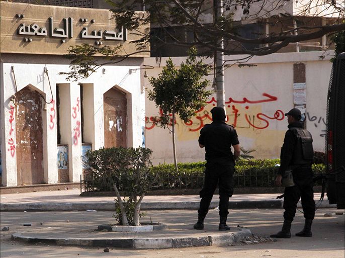 قوات الأمن تحاصر المدينة الجامعة بجامعة الأزهر
