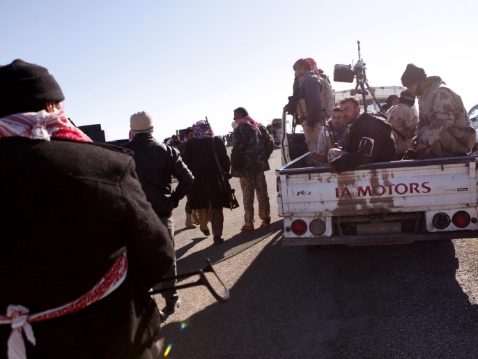 قوات من البشمركة في طريقها لقتال تنظيم الدولة في سنجار (أسوشيتد برس)