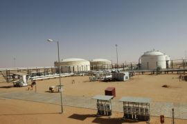 A general view shows Libya's El Sharara oilfield December 3, 2014. The oilfield remains closed but oil workers are keeping it ready to resume production once a pipeline blockage is cleared, field managers said. Picture taken December 3, 2014. REUTERS/Ismail Zitouny (LIBYA - Tags: POLITICS CONFLICT CIVIL UNREST ENERGY)