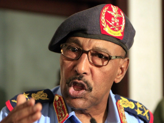 حسين أكد أن الجيش السوداني سيشنهجوما كبيرا على متمردي دارفور (رويترز)