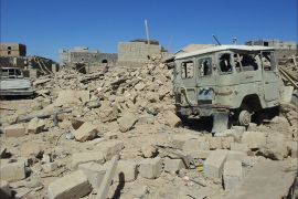 تعد قرية خبزة برداع من المناطق الأكثر تضرر من جراء المواجهات بين الحوثيين ورجال القبائل المدعومين من مسلحي القاعدة