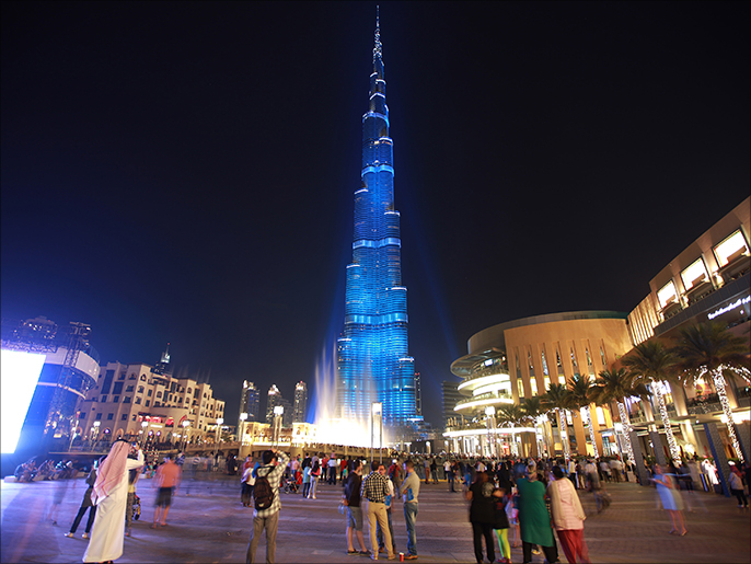 دبي تدخل موسوعة غينيس بأكبر شاشة في العالم