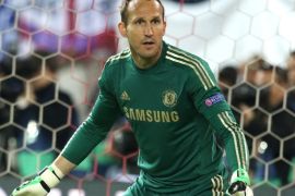 MADRID, SPAIN - APRIL 22: Goalkeeper of Chelsea Mark Schwarzer in action during the UEFA Champions League semi final match between Club Atletico de Madrid and Chelsea FC at Vicente Calderon stadium on April 22, 2014 in Madrid, Spain.