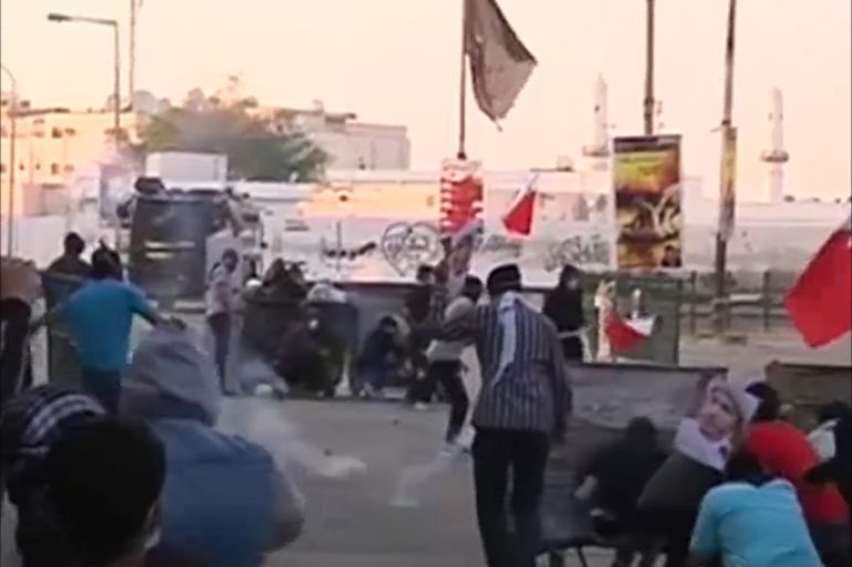 استمرار مظاهرات المعارضة في البحرين احتجاجا على اعتقال رئيـس جمعيـة الوفاق علـي سلمان