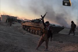 هجوم تنظيم الدولة على ثكنات الجيش قرب الفلوجة