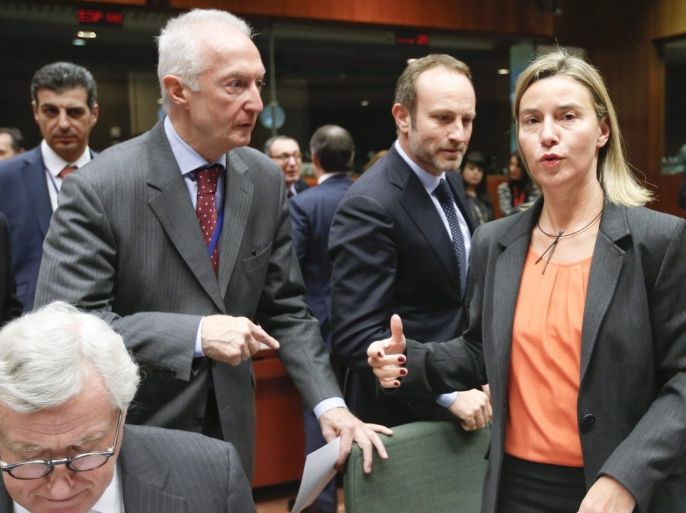(L-R) EU Counter-terrorism Coordinator Gilles de Kerchove, Danish Foreign Minister Martin Lidegaard and High Representative of the EU for Foreign Affairs and Security Policy Federica Mogherini (R) at the start of the European Foreign Affairs Council in Brussels, Belgium, 19 January 2015.