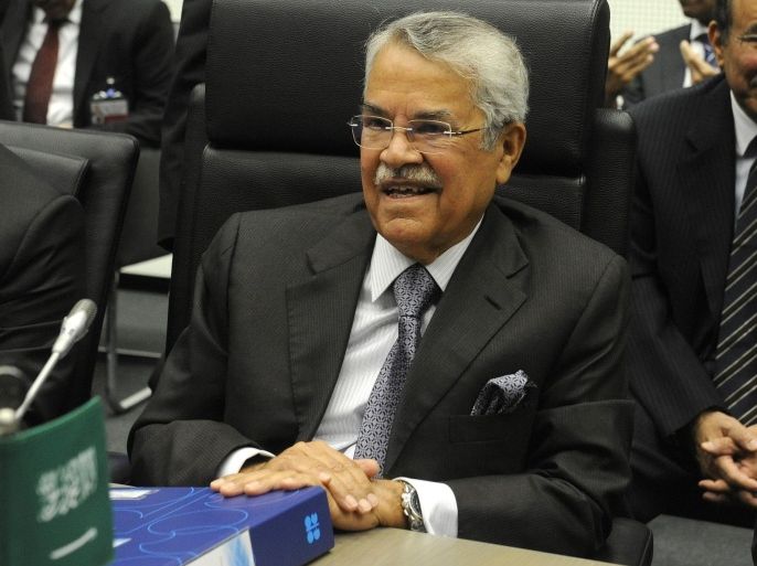 Saudi Arabian Oil Minister Ali Al-Naimi (C) attends the start of the 166th OPEC Conference in Vienna, Austria, 27 November 2014. Oil ministers of the Organization of the Petroleum Exporting Countries (OPEC) are meeting in Vienna.