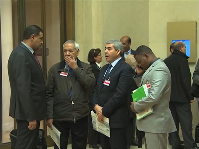 أول جلسة حوار مباشرة بين عدد من اطراف الازمة الليبية المشاركة في جلسات الحوار الليبي في جنيف