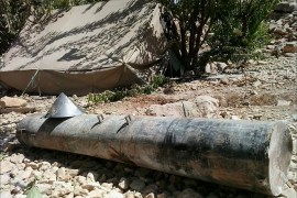 أحد البراميل الملاقاة من قبل النظام بالقرب من نقطة المصنع في منطقة الزبداني