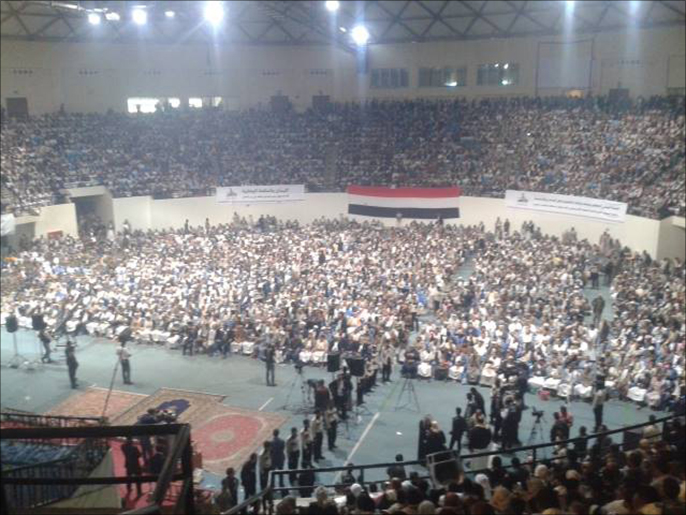 ‪المؤتمر الختامي للحوثيين أمهل الأحد القوى السياسية ثلاثة أيام للاتفاق على حل للأزمة‬ (الجزيرة)