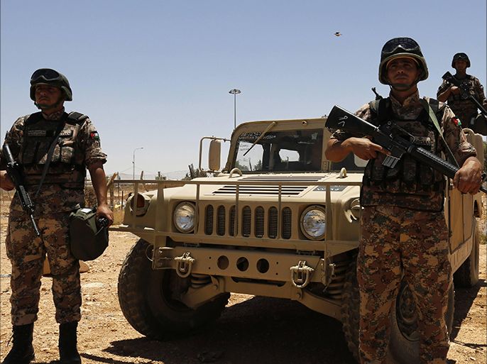 جنود اردنيون على الحدود مع سوريا