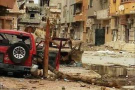 احتدام المعارك في بنغازي وسقوط عشرات القتلى