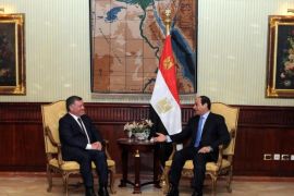 A handout photo made available by the Egyptian Presidency shows Egyptian President Abdel Fattah al-Sisi (R) meeting with Jordanian King Abdullah II (L), in Cairo, Egypt, 30 November 2014. According to official Jordanian news reports, King Abdullah II had a brief visit to Egypt during which he met with Egyptian President al-Sisi to discuss bilateral relations and current developments in the Middle East. EPA/EGYPTIAN PRESIDENCY/HANDOUT