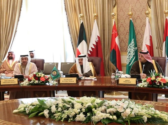 Foreign ministers of the Gulf Cooperation Council (GCC) attend an emergency meeting on January 21, 2015 in the Saudi capital Riyadh. Gulf foreign ministers accused Shiite militia in Yemen of attempting to stage a 'coup' against President Abdrabuh Mansur Hadi, a day after the Huthi fighters seized the presidential palace. AFP PHOTO / MOHAMMED MASHHUR