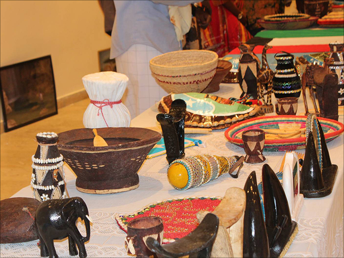‪معرض للثقافة الصومالية على هامش افتتاح الفعالية‬ (الجزيرة)
