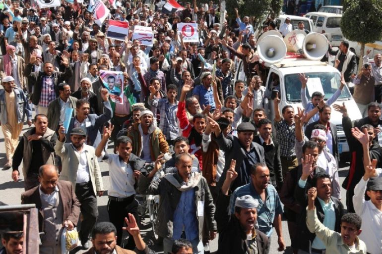 IBB, YEMEN - FEBRUARY 11: Hundreds march during a demonstration rally to mark the fourth anniversary of the 2011 revolution, begining of Yemen's uprising, on Taiz street in Ibb, Yemen on February 11, 2015.