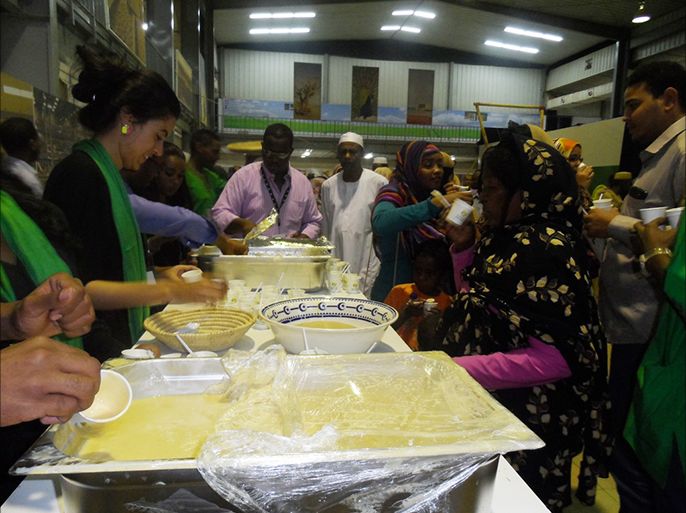 صورة عامة من مهرجان للأغذية التقليدية في السودان