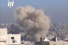 قصف أحياء درعا البلد في سوريا بالبراميل المتفجرة