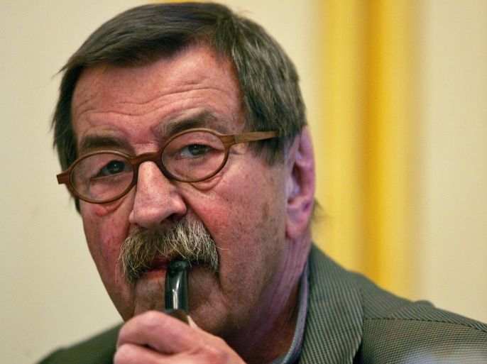 In this photo taken on May 21, 2007 German Nobel prize-winning author Gunter Grass looks on during the presentation of his autobiography, 'Peeling Onions' in Madrid. German author and Nobel laureate Gunter Grass was in a hospital in the northern port of Hamburg on April 16, 2012 after suffering heart problems, the mass-circulation Bild reported in its edition to be published tomorrow.